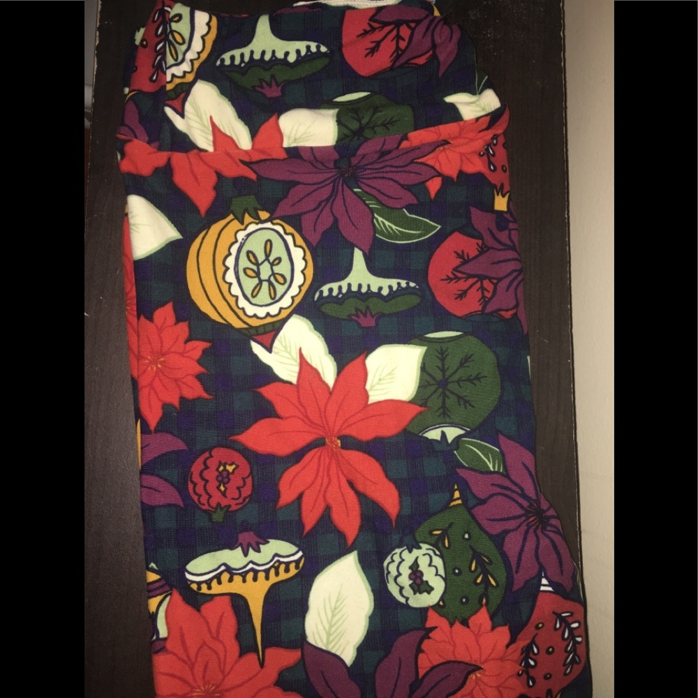 Christmas LuLaRoe TC2 Leggings